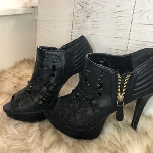 Anne Michelle black cutout booties w/ zipper